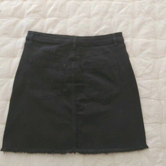 NWT Vince Camuto Highland Jet Black Mini Skirt Fringe Bottom Size 10 - Picture 4 of 7